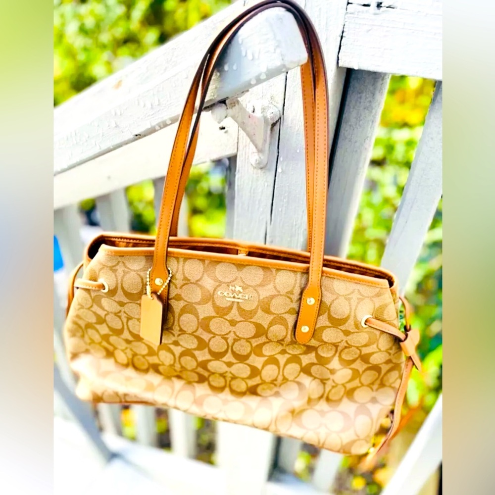 BRAND NEW COACH BAG